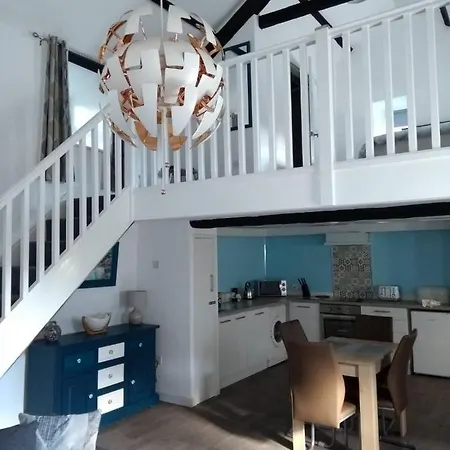 Pandy Cymunod Bed & Breakfast Bryngwran Exterior photo